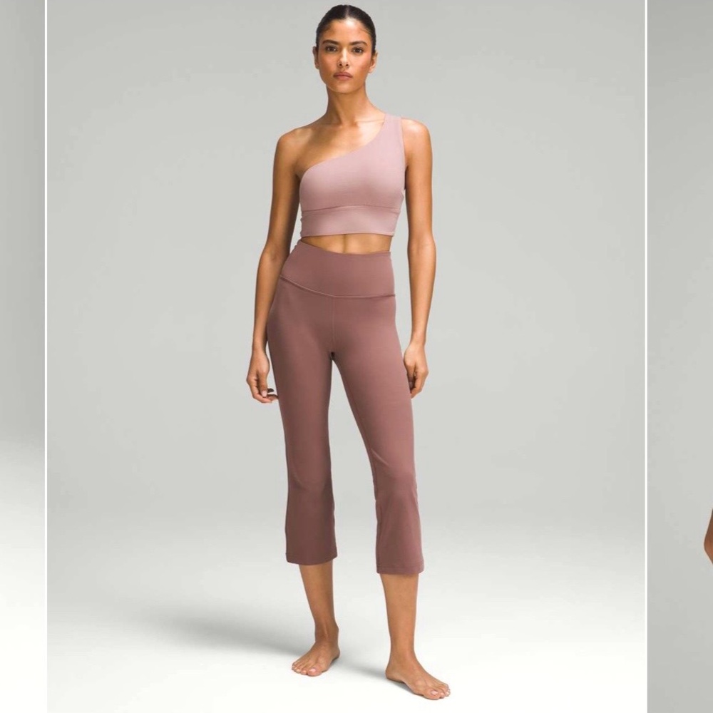 NWT Lululemon Groove SHR crop . Size 4. Dark Oxide